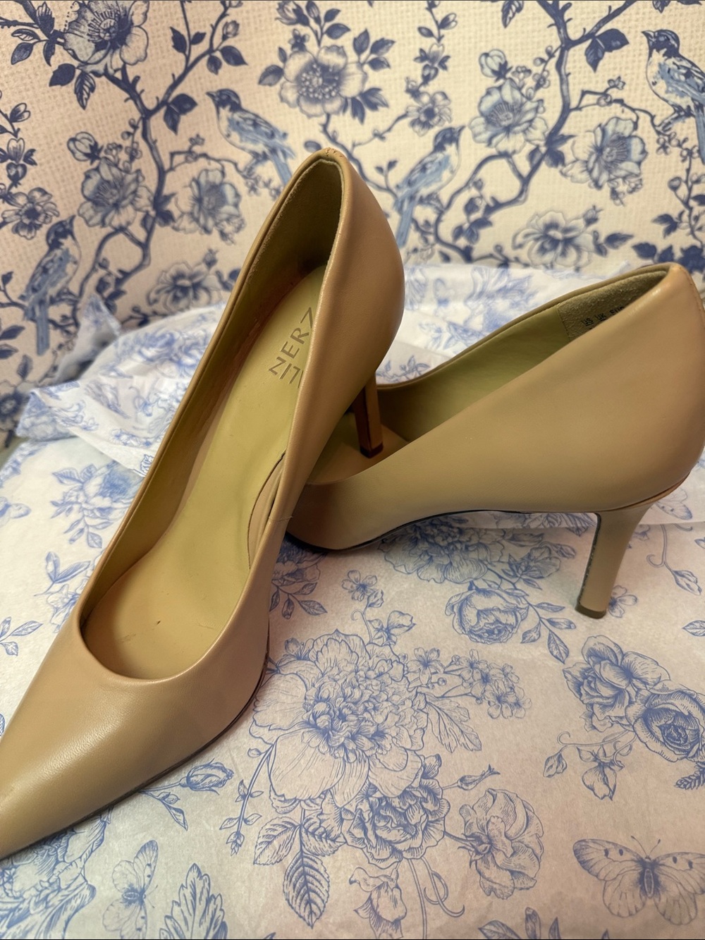 Naturalizer Nude Pointed-Toe Mid Heel Pumps